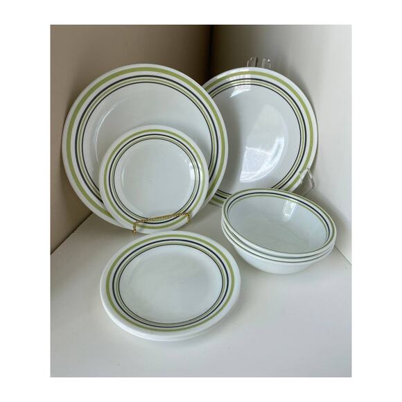 Corelle Garden Sketch Bands by Corning 2 Dinner Plates, 4 B&B Plates, No Bowls - Picture 3 of 6